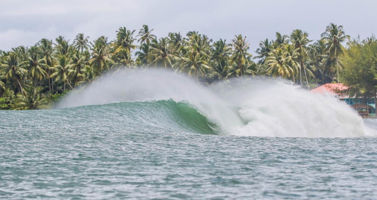 Nias Surf Stay Lagudri Eksteriør billede
